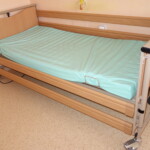 Zdjęcie prezentuje łóżko ortopedyczne