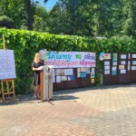 Psycholog PCPR rozpoczyna część oficjalną pikniku