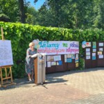 Dyrektor PCPR na mównicy wita zaprosszonych gości